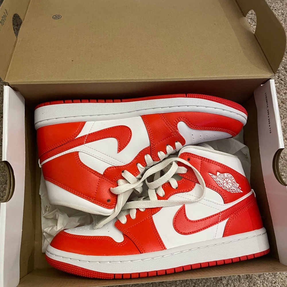 Wmns Air Jordan 1 Mid 'Habanero Red